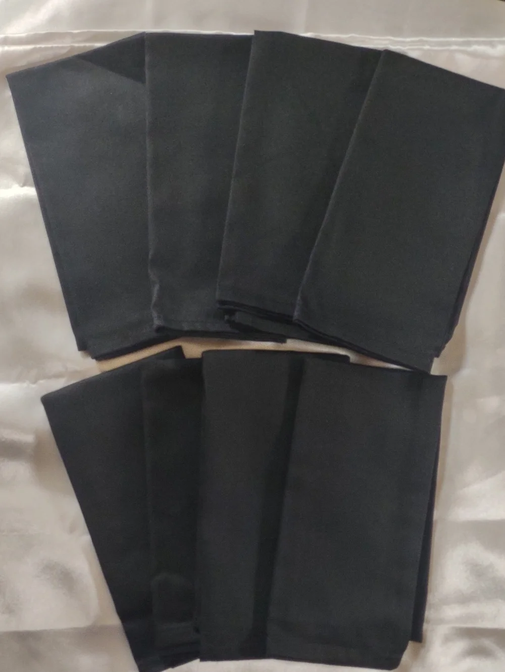 NWOT Set of Black Dinner Napkins - Pack of 8
